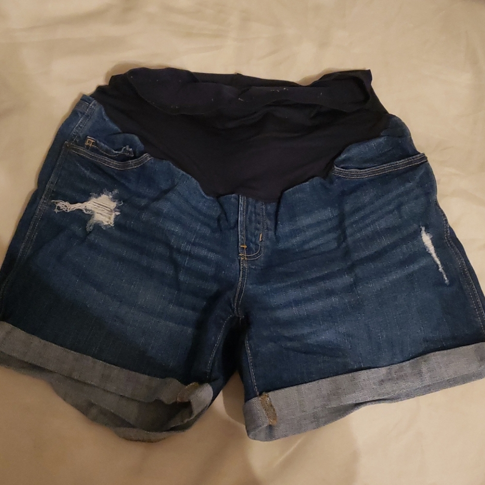 Old navy maternity shorts